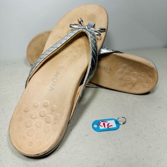 Vionic Bella Bow Silver Metallic Thong Orthotic Sandals Retail $90 Size 11 - Picture 1 of 8